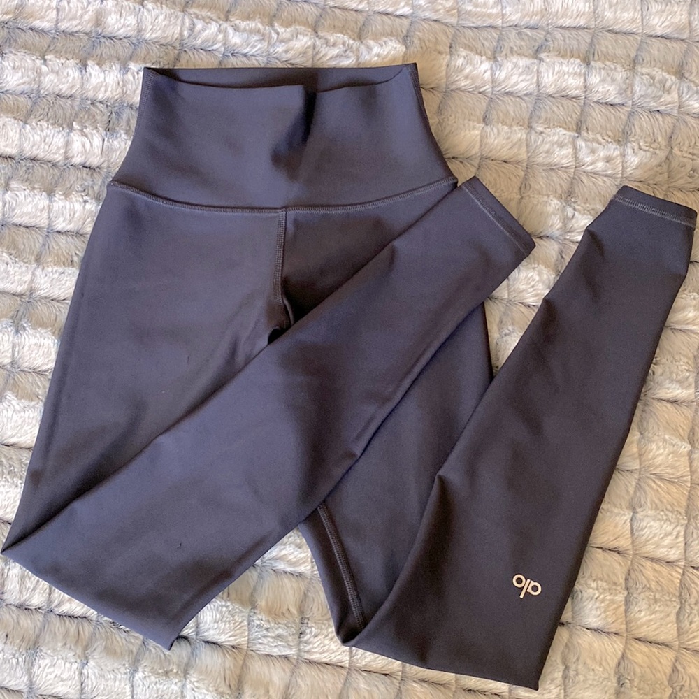 ALO LEGGINGS BLUE SIZE XS NEVER USED